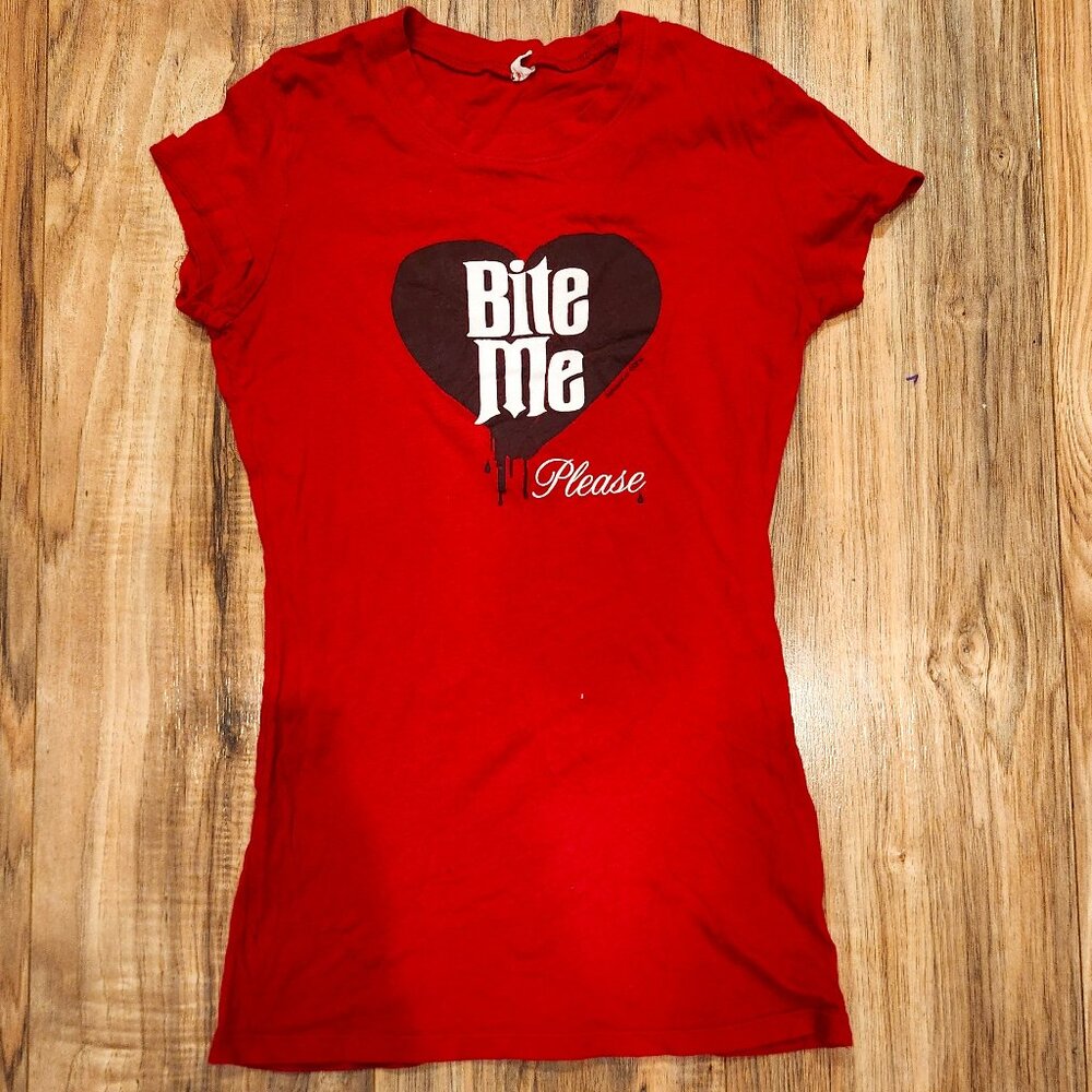 emo tee